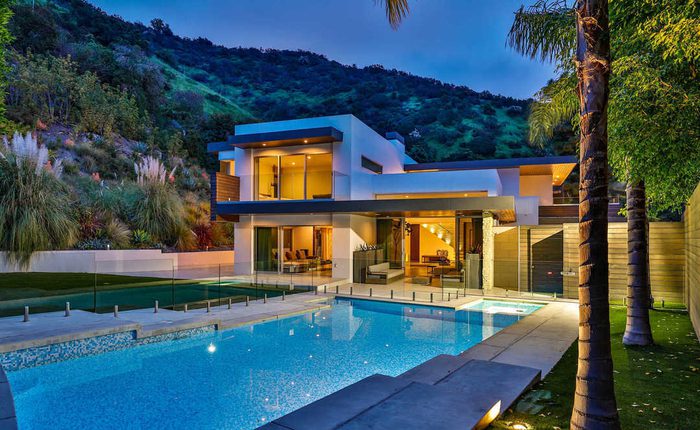 Contemporary Beverly Hills Pool Home