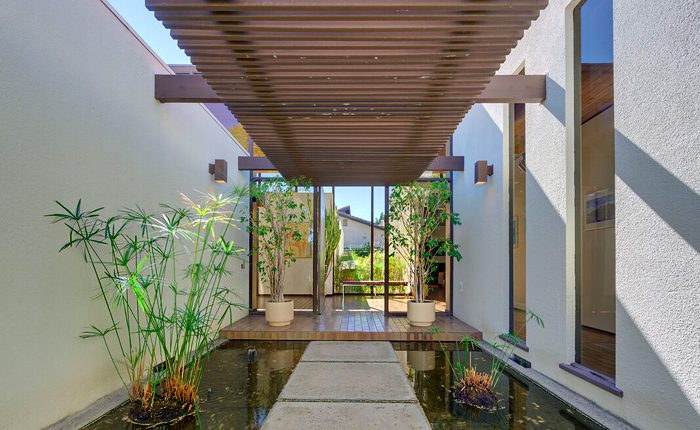 Entrance to the Encino architectural home by architect Martin Gelber