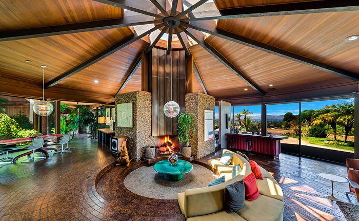 The living room of the Lewis Loughrey Encino Modernist Estate by architect Donald G. Park 
