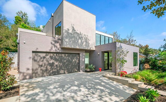 Brentwood Modern Architectural Home by Robert Kerr