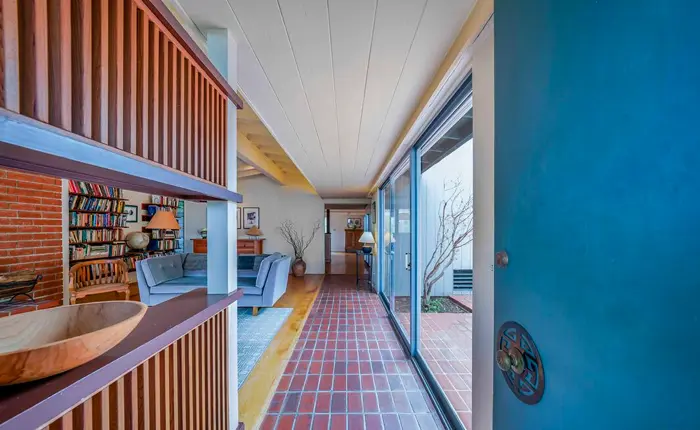 Studio City Mid-Century home with walls of glass. Architect Mims J. Jackson Jr.
