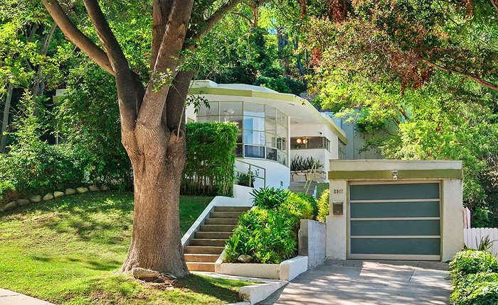 Hollywood Hills Streamline Moderne home by William Kesling