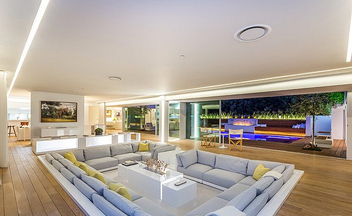 Beverly Hills Contemporary architectural home with sunken living room