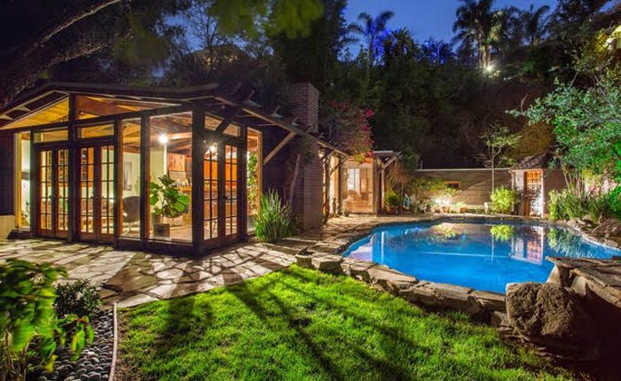 Cozy Hollywood Hills Cottage with Pool